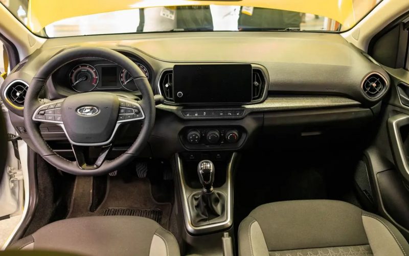 В Lada Iskra комфортно чувствуют себя даже водители ростом до двух метров